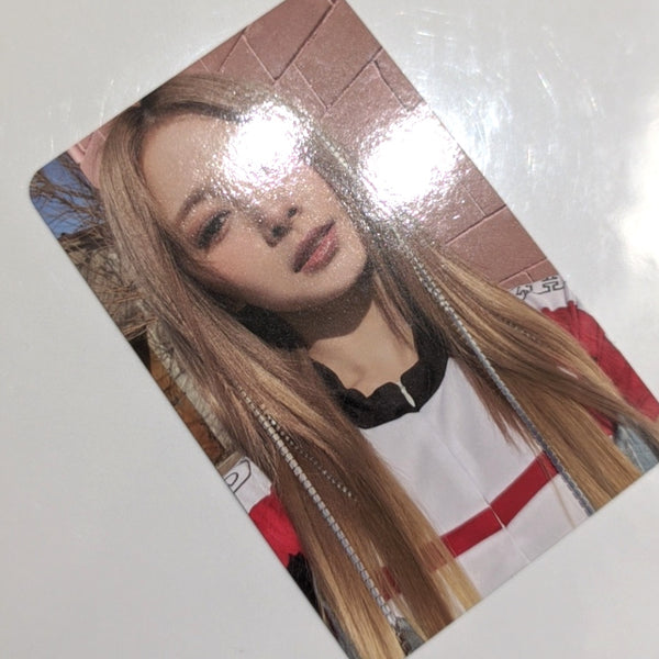 Photocard 'Ready to be' (Tzuyu - B)